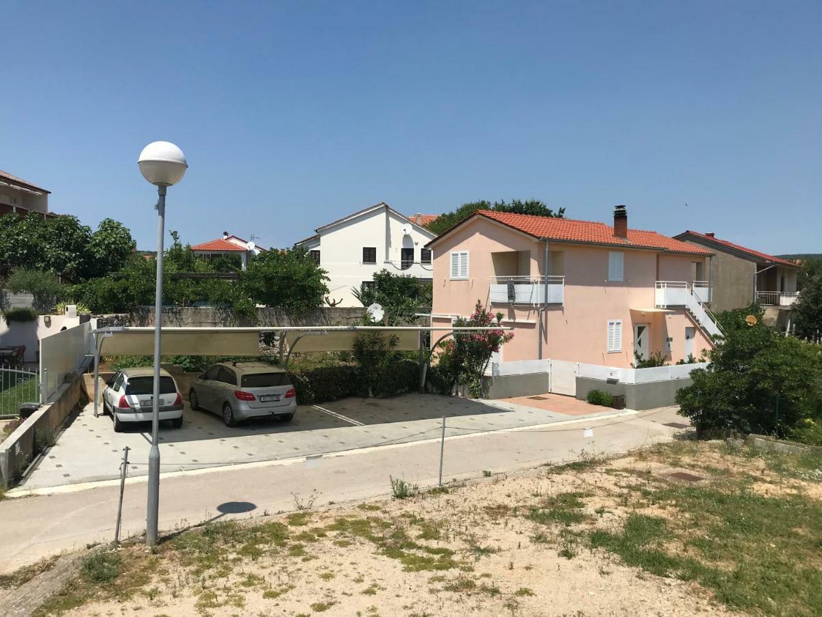 Apartma Klara *