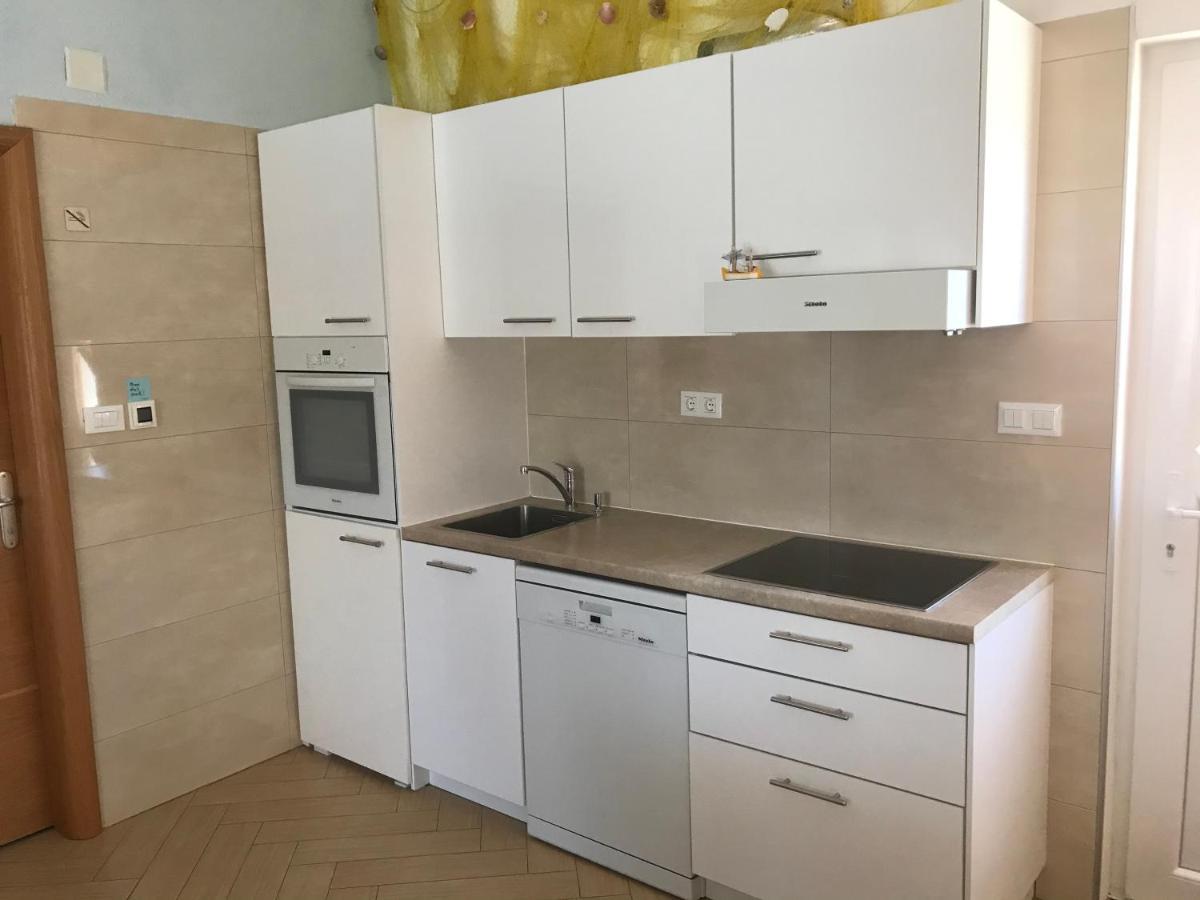 Klara Apartment *